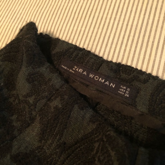 Mini skirt - Picture 3 of 3